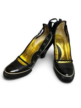 DKNY Vanessa Pumps